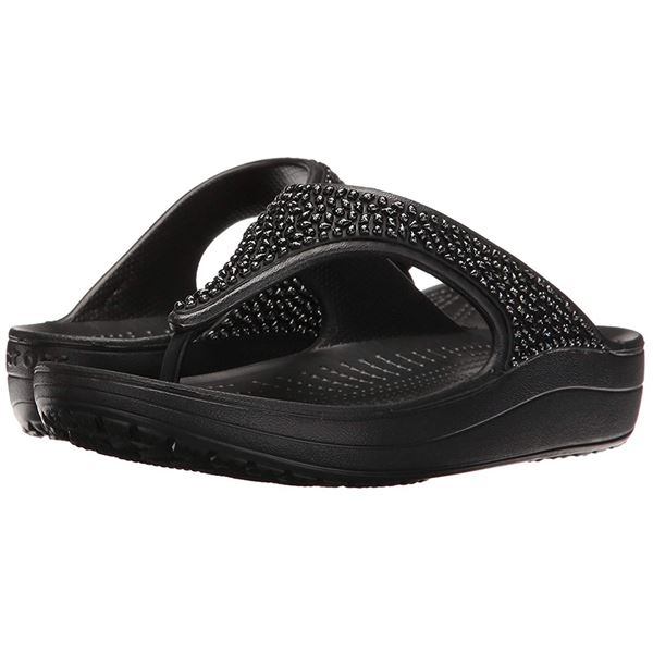 Ženske japonke Crocs Sloane Embellished Flip 204181 z elegantnimi okrasnimi detajli, lahkotnim podplatom in udobno zasnovo za sproščen poletni stil.