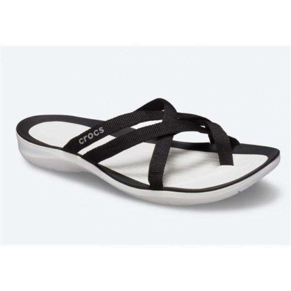 Crocs Swiftwater Webbing Flip W 205479 so ženske japonke z mehkimi tekstilnimi paščki in lahkim Croslite™ podplatom, ki zagotavlja udobje in blaženje pri vsakem koraku. Zaradi hitro sušeče zasnove in zanesljivega oprijema so odlična izbira za poletne sprehode, dopust ter aktivnosti ob vodi.