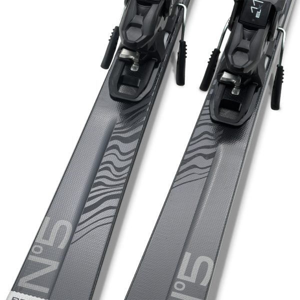 Elan Primetime N°5 W Black Edition (25/26) – the most precise women's skis in the series with Mono Ti reinforcement, exceptional edge grip and top carving.