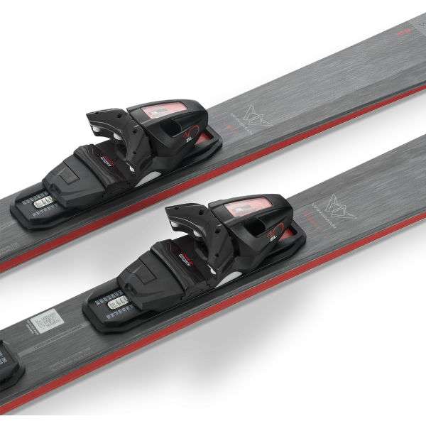 Smuči Elan Wingman 78 C 2025/26 – popolna kombinacija lahkotnosti, natančnosti in zanesljivosti. Za samozavestno smučanje na urejenih progah in mešanem terenu. AS Sport Outlet.