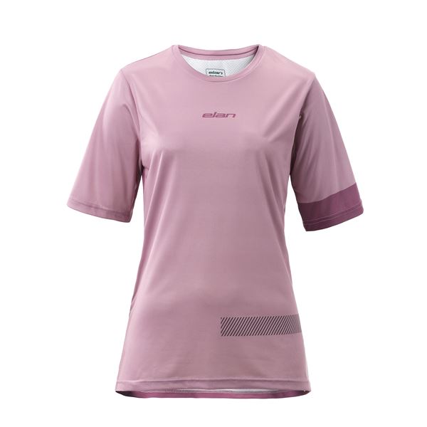 Ženska kolesarska majica ELAN BIKE BLUSH W navdušuje z nežnim rožnatim odtenkom in sproščenim športnim videzom. Lahka, zračna in hitro sušeča tkanina zagotavlja udobje ter ohranja suhost tudi med intenzivnim kolesarjenjem ali drugimi aktivnostmi na prostem.