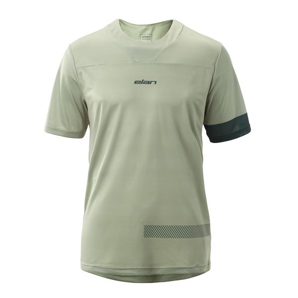 Moška kolesarska majica ELAN BIKE GREEN M izstopa z živahnim zelenim odtenkom in sproščenim športnim dizajnom. Izdelana je iz lahkega, zračnega in hitro sušečega materiala, ki zagotavlja udobje ter ohranja suhost tudi med intenzivnim kolesarjenjem ali drugimi aktivnostmi na prostem.