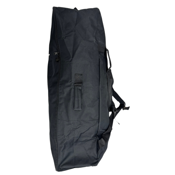The ELAN SUP backpack is a spacious and convenient backpack for storing your SUP board, pump, and accessories. It features a large compartment for the board and a front pocket for the fin and other tools. An ideal choice for an active lifestyle on the water.