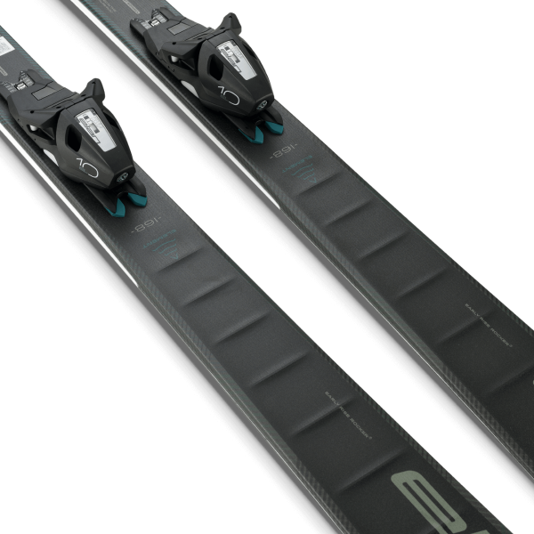 Izboljšajte svoje smučarsko znanje z mehkejšim upogibom, izjemnim oprijemom robnikov in stabilnim občutkom modela Element 78.
Zmogljivosti smuči Element 78 prinašajo užitek in samozavest vsem smučarjem ne glede na smučarsko znanje.