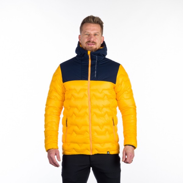 V hladnih mesecih se ogrejte z našo moško toplo jakno. Ta jakna je zasnovana za maksimalno zaščito in udobje v vsakem vremenu. Rumene barve.