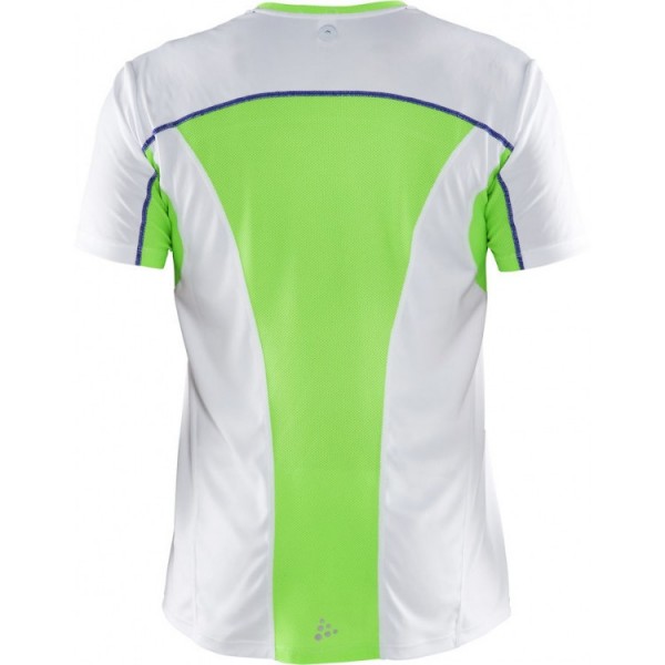 Moška športna majica iz tehničnih materialov primerna za športne aktivnosti.