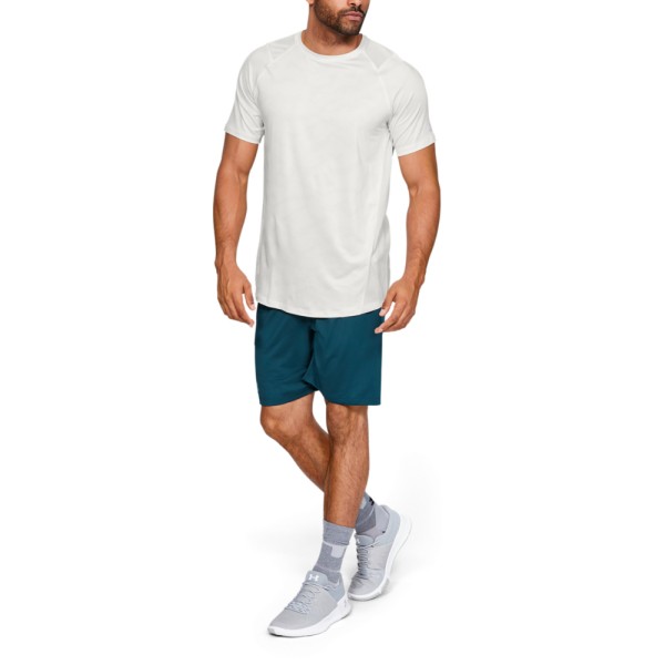 Moška športna majica UA MK1 je namenjena vsem športnim aktivnostim. Zelo hitro sušeč material poskrbi, da vam je med aktivnostjo udobno!