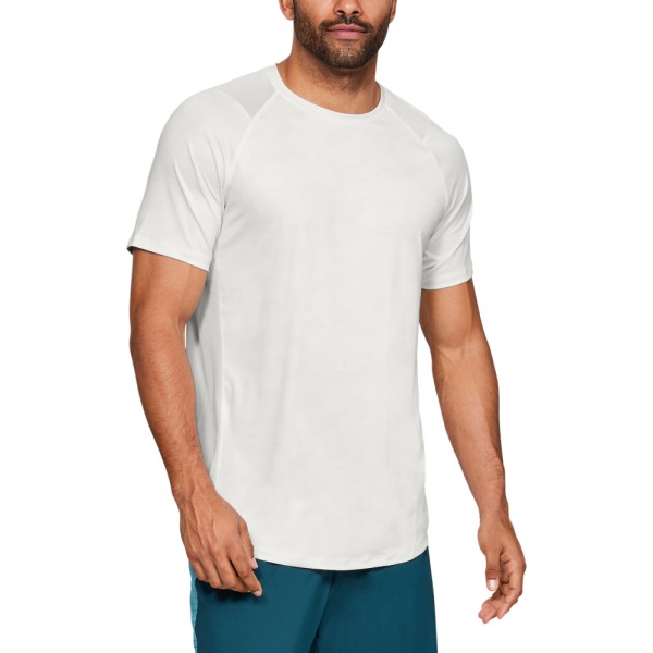 Moška športna majica UA MK1 je namenjena vsem športnim aktivnostim. Zelo hitro sušeč material poskrbi, da vam je med aktivnostjo udobno!