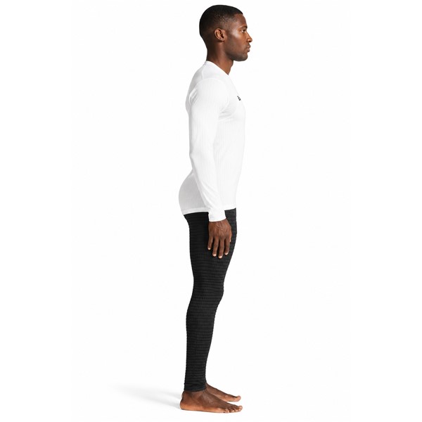 Originalne moške funkcionalne dolge pajkice CRAFT Wool Extreme X Pants 2 M Black v črni barvi. Napredna kombinacija recikliranega poliestra in merino volne zagotavlja naravno termoregulacijo, učinkovito odvajanje vlage in toplotno udobje tudi ob vlažnem materialu. Oprijet kroj Tight Fit in ergonomska zasnova omogočata odlično svobodo gibanja. Primerne za zimski tek, tek na smučeh, smučanje, pohodništvo in intenzivne športne aktivnosti v hladnejšem vremenu.