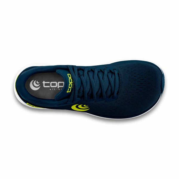 Zadnja posodobitev našega tekaškega copata Phantom 3  sedaj prinaša svojo najmehkejšo, najlažjo in najbolj odzivno izkušnjo doslej. Osvežen in poenostavljen zgornji del je izdelan iz posebnega materiala, ki vsebuje 30% recikliranih materialov.