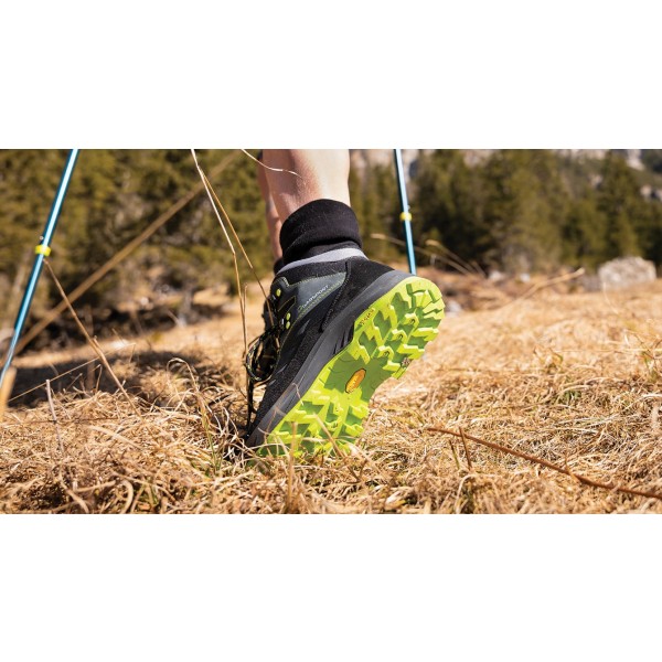 Garsport Giau LOW nizki treking čevlji z Vibram podplatom, so vodoodporni in zračni. Idealni za gorske trekinge, pristope in aktivnosti na prostem tudi za mesto. Zahvaljujoč nepremočljivi in ​​zračni podlogi stopala ostanejo suha.