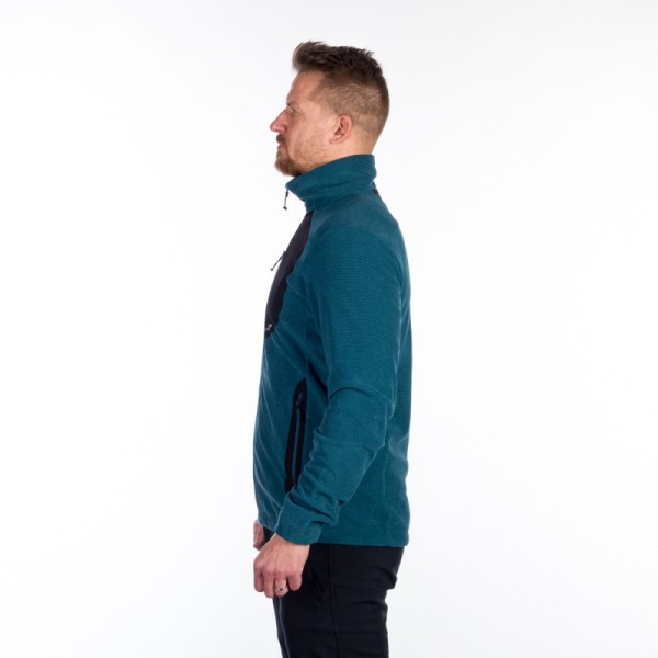 Topel pulover iz melanž flisa je primeren kot univerzalna srednja plast in je primeren tudi za zahtevne pohode. Kot drugi sloj ima nešteto uporab skozi vse leto. Ima dva praktična žepa na sprednji strani in moderne, lepljene elemente.