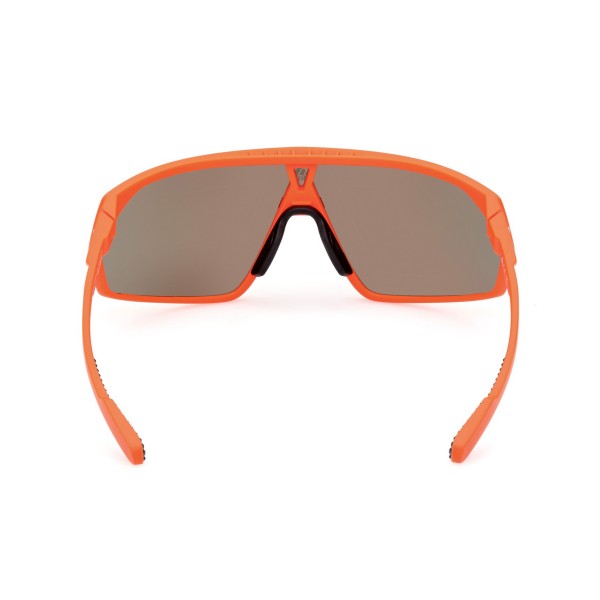 Adidas Sport SP0074 43L so športna sončna očala zanesljivega oblikovanja, ki so del prestižne adidas sport kolekcije. Njihov oranžen okvir in šipca zagotavljata izjemen slog in vidno prepoznavnost med aktivnostmi, kot sta tek ali kolesarstvo. 