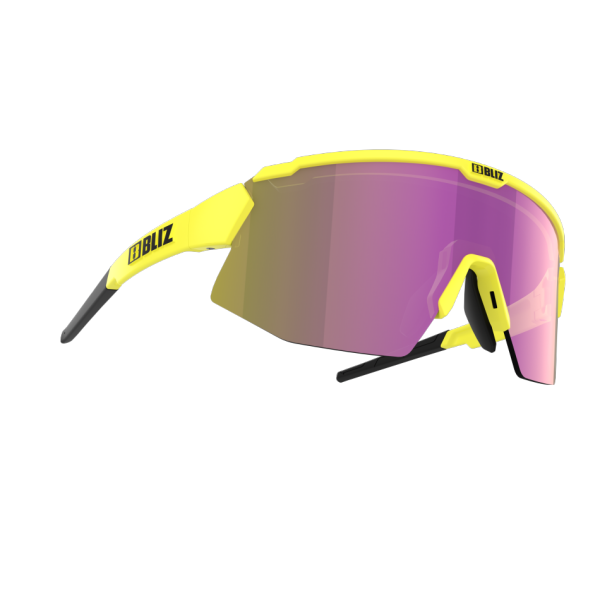 Naš lahki model Breeze vas varuje. Par tehnično naprednih očal, ki se odlično podajo k vsem vrstam športa in aktivnosti. Ultra nizka teža v kombinaciji z naprednimi specifikacijami očal vam daje neskončne možnosti pri vsakodnevni vadbi.