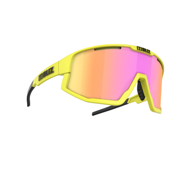 An excellent combination of style, comfort, and versatility. The FUSION glasses are suitable for various sports activities such as cycling, cross-country skiing, running, beach volleyball, etc., due to the shape and position of the lenses and frame.