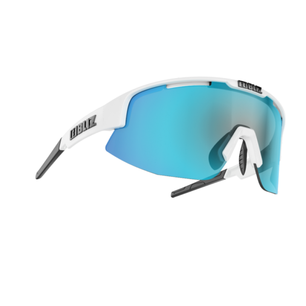 Izvrstna kombinacija stila, udobja in vsestranskosti. Očala MATRIX so zaradi oblike in pozicije stekel ter okvirja primerna za številne športne aktivnosti kot so kolesarjenje, tek na smučeh, tek, odbojka na mivki,… 