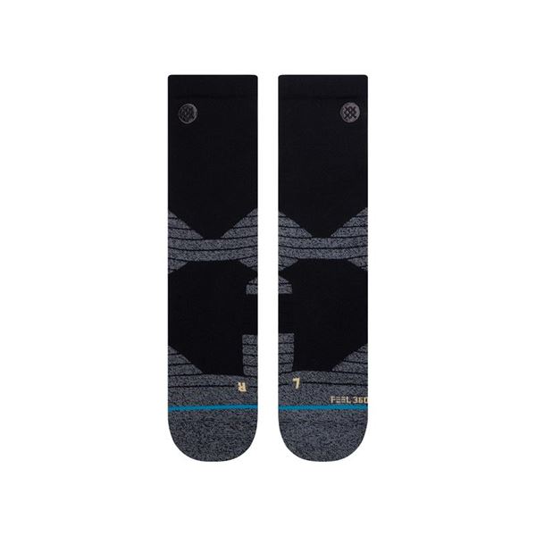 Črne športne nogavice Stance ICON SPORT CREW BLACK M z srednjo višino (crew). Nogavice imajo minimalističen dizajn v črni barvi z diskretnim logotipom Stance. Namenjene so športnim aktivnostim in vsakodnevni uporabi, z udobnim prileganjem ter blaženjem stopala.