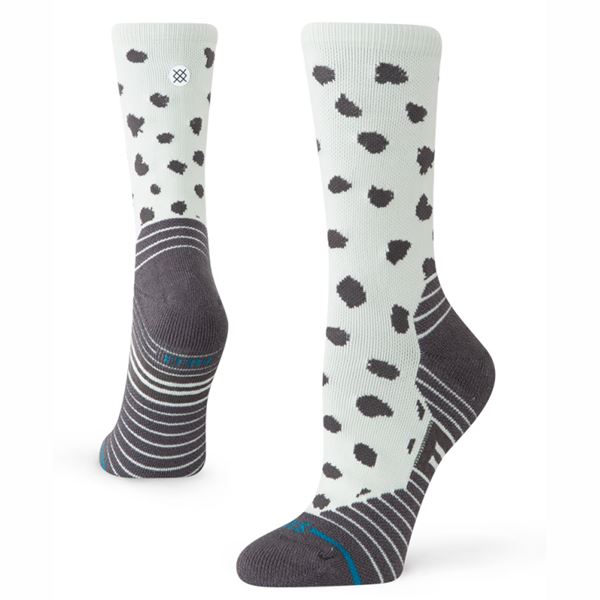 Nogavice STANCE Leopard LBU M Crew Med v svetlo modri barvi z leopardjim vzorcem, srednje visoke športne in lifestyle nogavice za vsakodnevno uporabo.