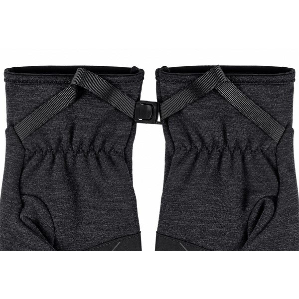 Originalne tehnične rokavice BUFF® Merino Fleece G MWF Black v črni barvi. Mehka flisasta tkanina s 53 % merino volne v glavnem materialu zagotavlja naravno toplotno udobje in uravnavanje temperature. Rokavice imajo izboljšan oprijem dlani, konice prstov za upravljanje zaslonov na dotik, elastičen zaključek zapestja in praktično sponko za povezovanje. Primerne za zimsko pohodništvo, treking, nordijsko hojo in vsakodnevno uporabo.