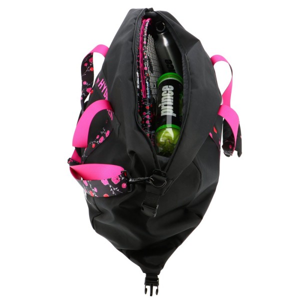 The large Prince Lady Mary bag is the perfect bag for those who are often on the go or at the court. Whether you're heading to the gym or on a weekend getaway, this bag is for you.