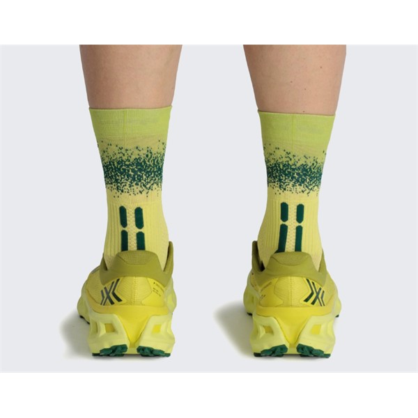 Zeleno-rumene unisex trail superge X-BIONIC TERRASKIN X03 Electric Energy Dark Green z Vibram MegaGrip podplatom