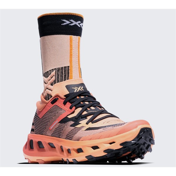 Roza unisex trail tekaški copati X-BIONIC TERRASKIN X02 Dusty Rose Fresh Peach z Vibram MegaGrip podplatom