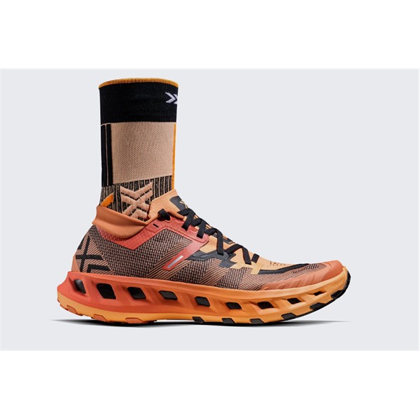 Roza unisex trail tekaški copati X-BIONIC TERRASKIN X02 Dusty Rose Fresh Peach z Vibram MegaGrip podplatom