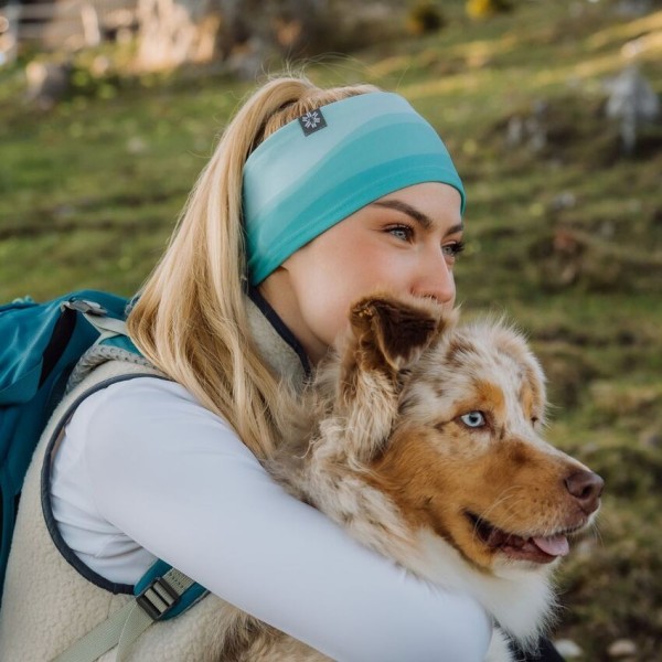 Trak iz Dryfit tkanine se izredno hitro suši, odvaja vlago navzven in ohranja glavo suho. Nepogrešljiv kos opreme za vse letne čase.