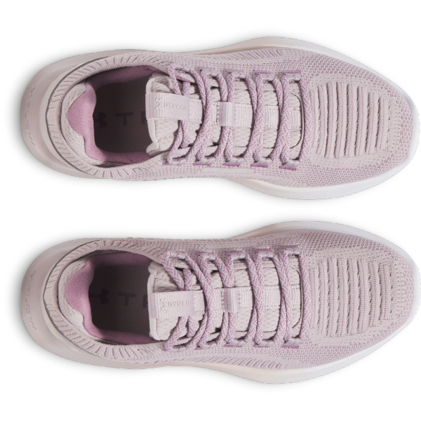 Under Armour W DYNAMIC 2 (model 3028077-009) je vrhunska ženska športna obutev, zasnovana za optimalno udobje in zmogljivost pri različnih treningih. Z elegantnim dizajnom in izjemno oporo zagotavlja odličen oprijem in vzdržljivost na različnih površinah.