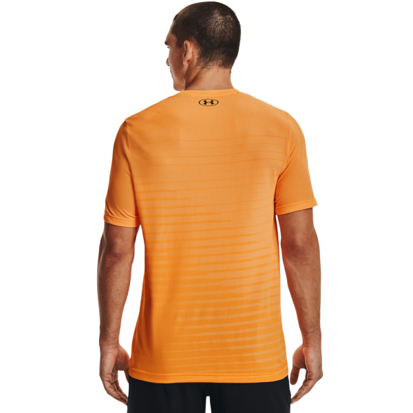 The UNDER ARMOUR SEAMLESS FADE SS 1361133-857 men's sports shirt in orange - designed for comfort during workouts with mesh layers for breathability. The comfortable construction with fewer seams allows for free movement. An ideal choice for active men.