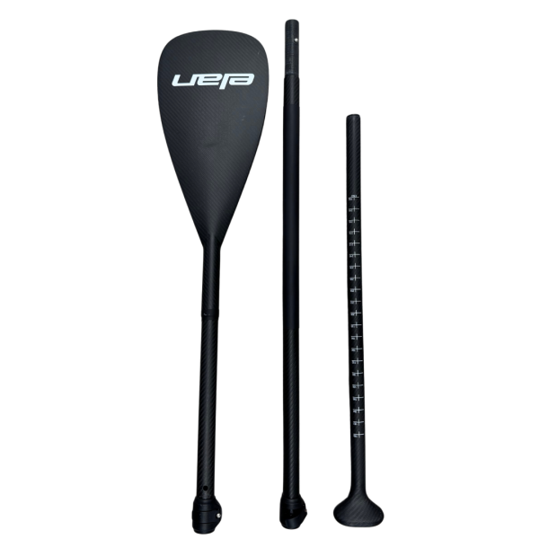 The ELAN CARBON 3-piece paddle is extremely durable and lightweight, ideal for agile paddling. A top choice for those seeking performance and comfort on the water.