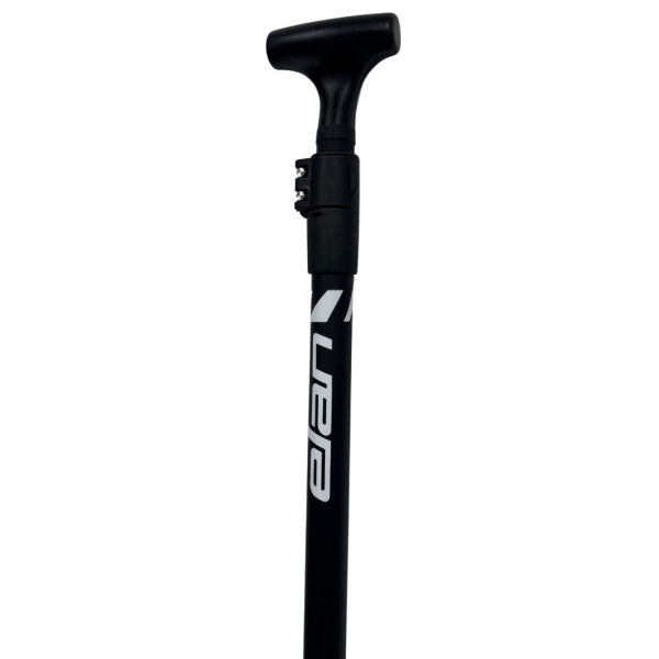 The Elan Sunrise paddle is made from durable aluminum, suitable for both beginners and recreational users. It is composed of three parts and adjustable in length, allowing for perfect adaptation to your height.