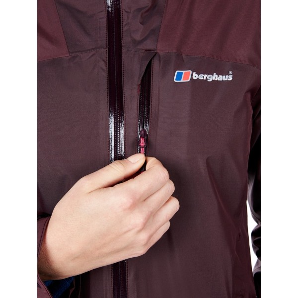 Z vodilno nepremočljivo eko tkanino GORE-TEX Colourkind je ta jakna kot nalašč za celoletno uporabo na hribih v vseh vremenskih pogojih. S pomočjo GORE-TEX Colourkind, naše vodilne nepremočljive eko tkanine.