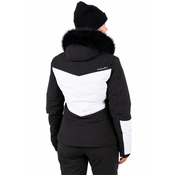 Ženska smučarska jakna AULP SANDI BLACK 1 v elegantni črni barvi. Topel in nepremočljiv model z membrano 15K/15K, sintetično izolacijo, snemljivo kapuco, odstranljivim krznenim dodatkom, notranjimi manšetami iz lycre z odprtinami za palce in snežno zaščito s protizdrsnim elastikom. Primerna za alpsko smučanje in zimske aktivnosti.