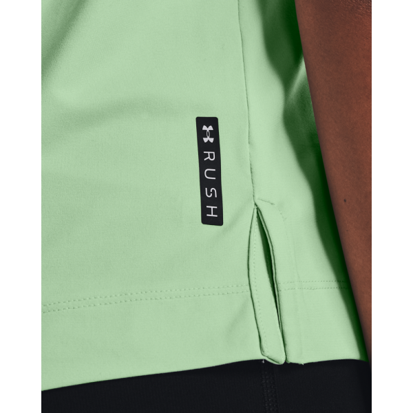 Ženska športna majica UA RUSH ENERGY CORE SS od znamke Under Armour je idealna izbira za aktivne ženske, ki cenijo udobje in funkcionalnost med športnimi aktivnostmi.