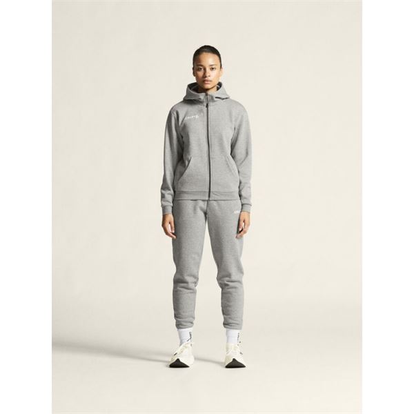 Ženske dolge hlače Craft Community 2.0 Pants W so izjemno mehke, udobne in kakovostne bombažne športne hlače. Primerne so za lažje aktivnosti, kot so sprehodi, družinski izleti in sproščeno preživljanje prostega časa. Njihov udoben kroj zagotavlja prijetno nošenje skozi ves dan.
