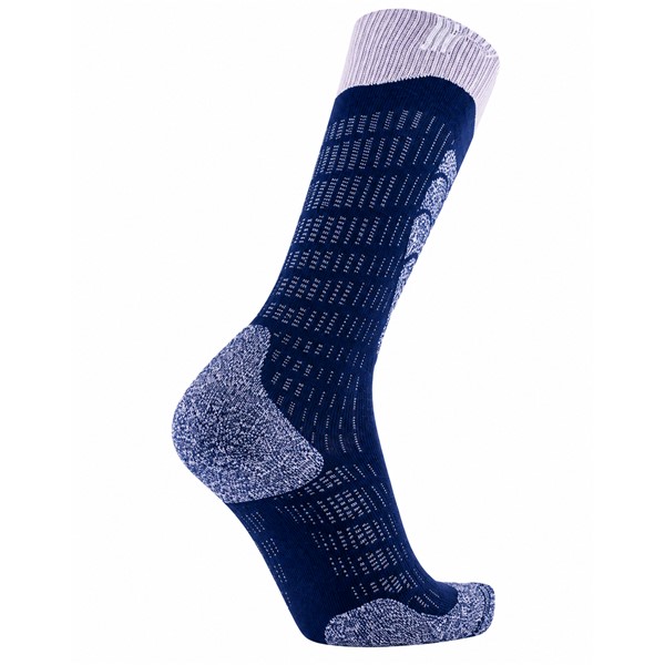 Tople ženske smučarske nogavice SIDAS Merino z 44 % merino volne, anatomsko konstrukcijo ter dodatno zaščito goleni, pete in prstov za celodnevno udobje.