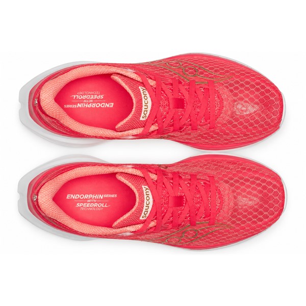 Hitre in odzivne ženske tekaške superge Saucony Endorphin Speed 5 s PWRRUN PB peno, poltogo najlonsko ploščo in SPEEDROLL tehnologijo za tempo treninge in tekmovanja.