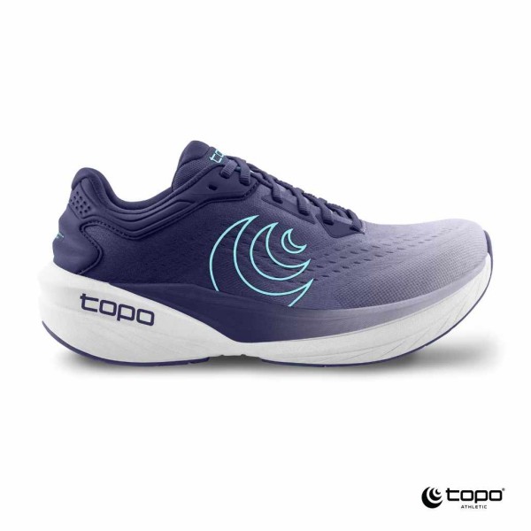 Najnovejša različica našega najbolj prodajnega modela. Nevtralni tekaški copat z precej blaženja, Phantom 4, prinaša še bolj udobno, odzivno in mehko izkušnjo pri teku. 