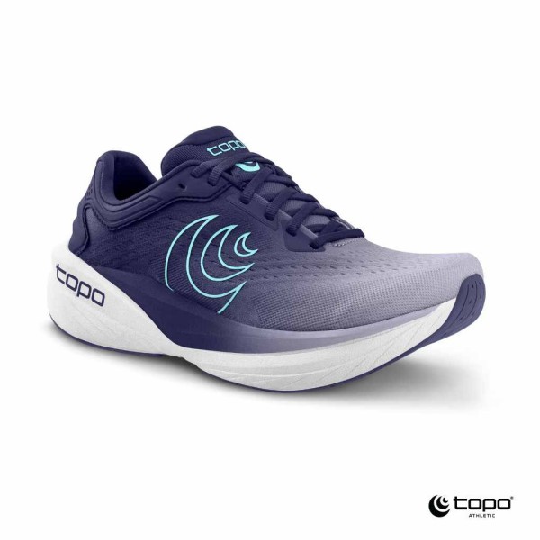 Najnovejša različica našega najbolj prodajnega modela. Nevtralni tekaški copat z precej blaženja, Phantom 4, prinaša še bolj udobno, odzivno in mehko izkušnjo pri teku. 