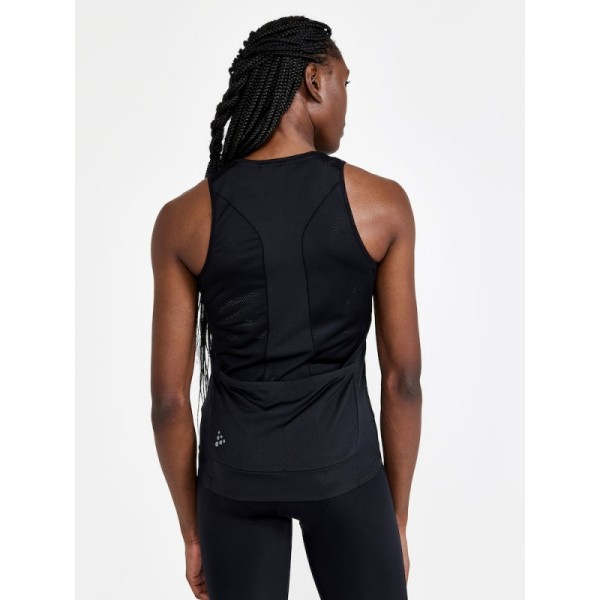 The women's sleeveless cycling shirt CRAFT CORE ENDUR SINGLET is a soft and stretchy cycling shirt made from recycled polyester that effectively wicks moisture away. It features a full front zipper and three back pockets.