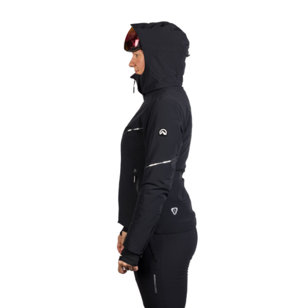 Ženska smučarska jakna NORTHFINDER DEBBY združuje raztegljiv 10K/10K material, izolacijo PrimaLoft® Eco Black in RECCO® varnostni sistem. Elegantna, topla in vodoodporna izbira za zahtevne smučarke.