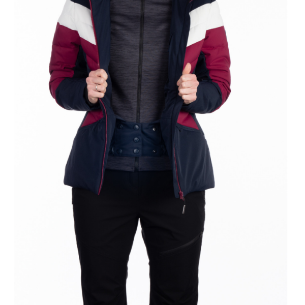 Ženska smučarska jakna NORTHFINDER IDA združuje moderen dizajn, 10K/10K vodoodporno zaščito in toplo sintetično izolacijo. Snežni pas, fiksna 3D kapuca in PFC-free obdelava za popolno udobje na smučišču.