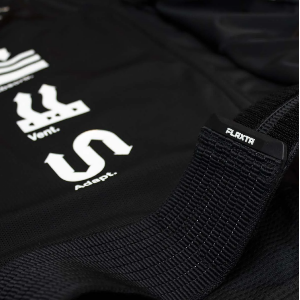 Ženska zaščita za hrbet FLAXTA BEHOLD združuje varnost, udobje in fleksibilnost. Zračna, lahka in certificirana po EN 1621-2. Idealna za smučanje in deskanje.