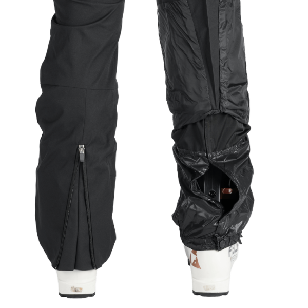 Odkrijte ženske smučarske hlače NORTHFINDER MYLEE – vodoodporne, raztegljive in modne. Popolne za udobno in brezskrbno smuko v vseh razmerah!