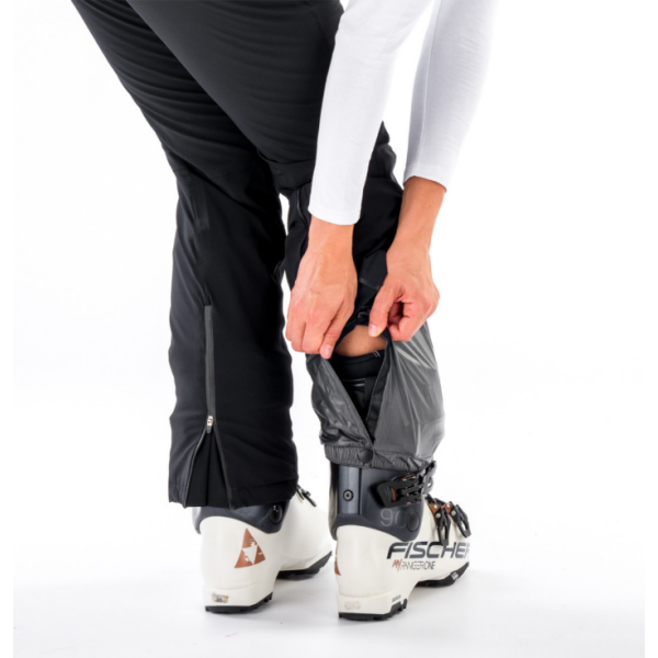 Ženske smučarske hlače NORTHFINDER CASSANDRA s PrimaLoft® Eco Black izolacijo nudijo toploto, 10K/10K zaščito in popolno udobje. Raztegljiv material, RECCO® sistem in vodoodporne YKK® zadrge za brezskrbno smučanje.