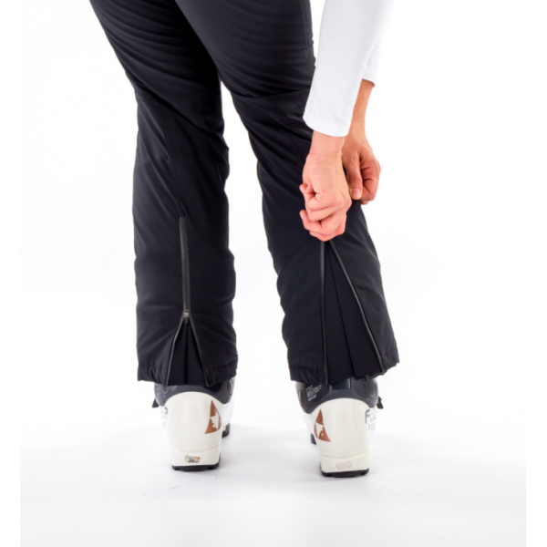 Ženske smučarske hlače NORTHFINDER CASSANDRA s PrimaLoft® Eco Black izolacijo nudijo toploto, 10K/10K zaščito in popolno udobje. Raztegljiv material, RECCO® sistem in vodoodporne YKK® zadrge za brezskrbno smučanje.