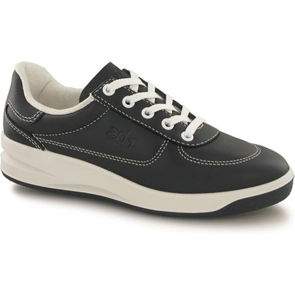 Ženske superge TBS BRANDY so popolna kombinacija elegance in udobja. Izdelane iz kakovostnega usnja, te superge izžarevajo šarmanten in eleganten videz. Njihov moderen stil prinaša svežino in privlačnost vsakemu koraku.