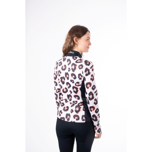 Odkrij izjemno udoben in zračen ženski puli AULP CHABY LEOPARD, popolno prvo plast za smučanje in aktivno preživljanje zime. Odlična termoregulacija, raztegljiv material in moden leopardji videz. Na voljo v AS Sport Outlet!