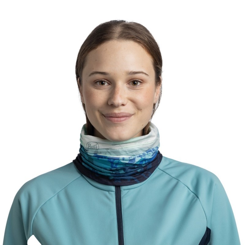 Odkrij tubo BUFF® Original Ecostretch Dryen Blue – lahka, zračna in 4-smerno raztegljiva ruta z UPF 50 zaščito. Idealna za tek, smučanje, kolesarjenje in vse aktivnosti na prostem. Iz recikliranih materialov, brezšivna in primerna za celoletno uporabo.